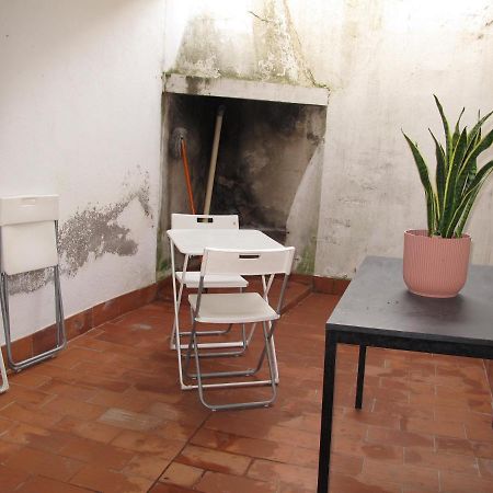 Appartement T1 Bis Cosy Avec Patio 17 Bis Tourbes Екстер'єр фото