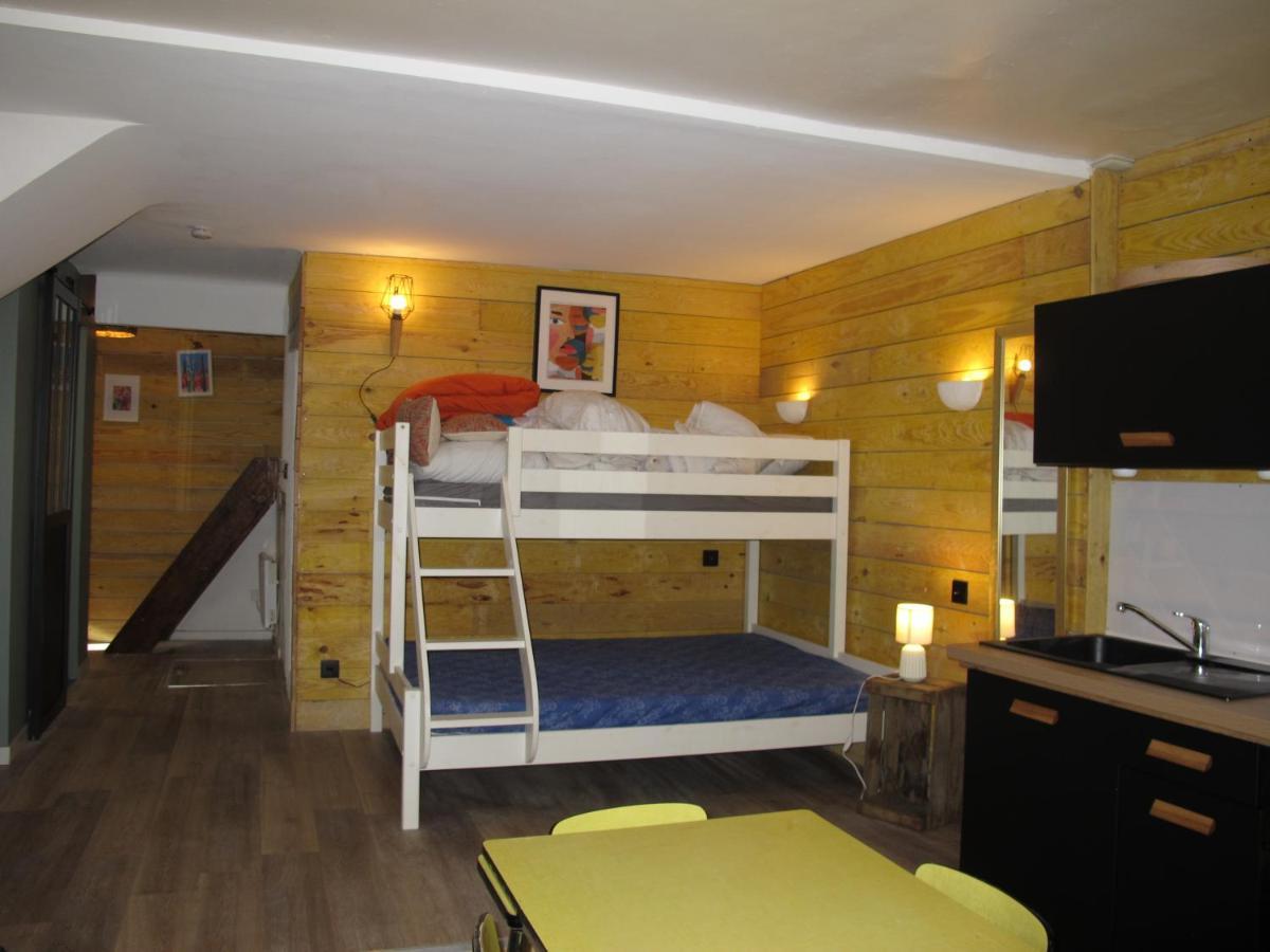 Appartement T1 Bis Cosy Avec Patio 17 Bis Tourbes Екстер'єр фото